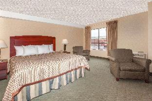 Days Inn By Wyndham Utica Room photo